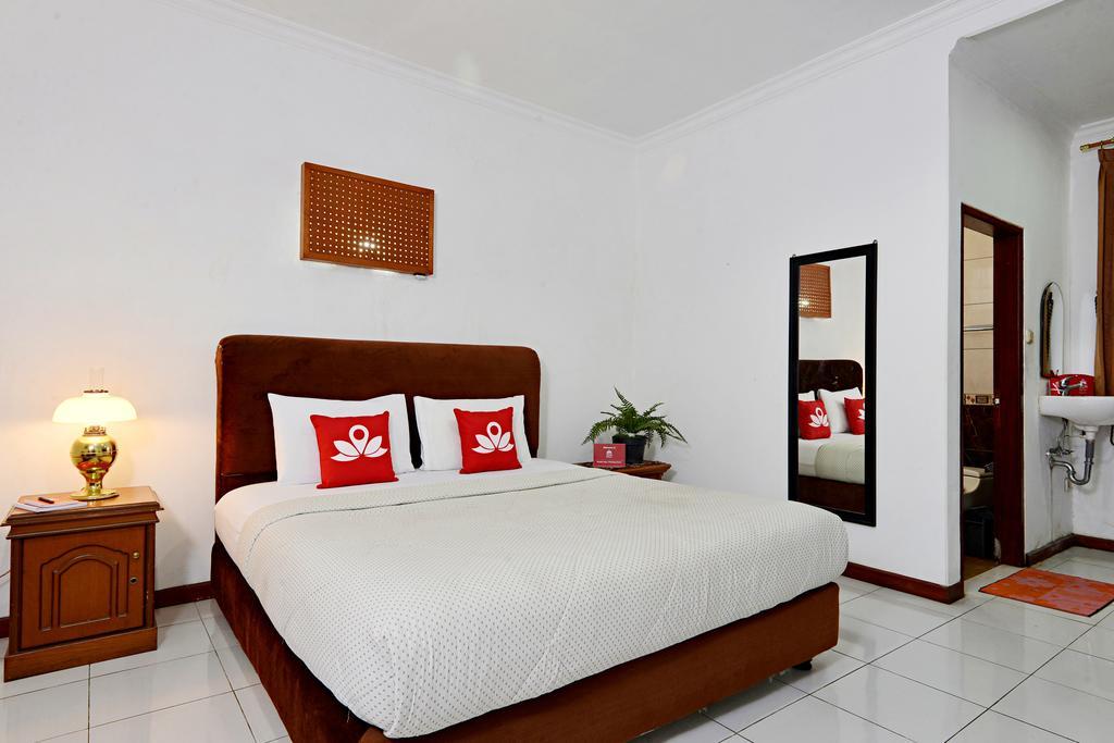 Zen Rooms Villa Duta Bogor Exterior photo